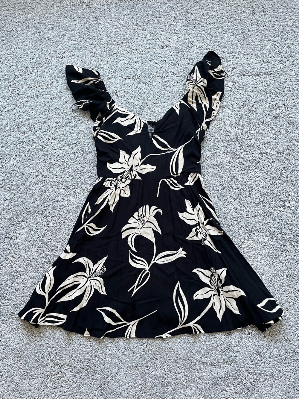 NWT DRY GOODS Angie Black Sundress with Cream Floral Print